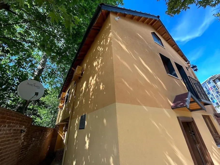 Villa Arancia Istanbul - Garden, Bbq, Sauna & Turkish Bath By The Tram In Fatih